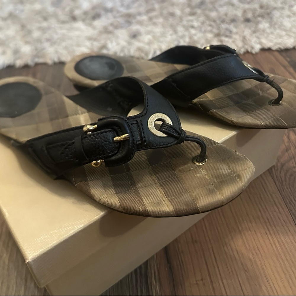 Burberry Sandals With Dust Cover in Original Box